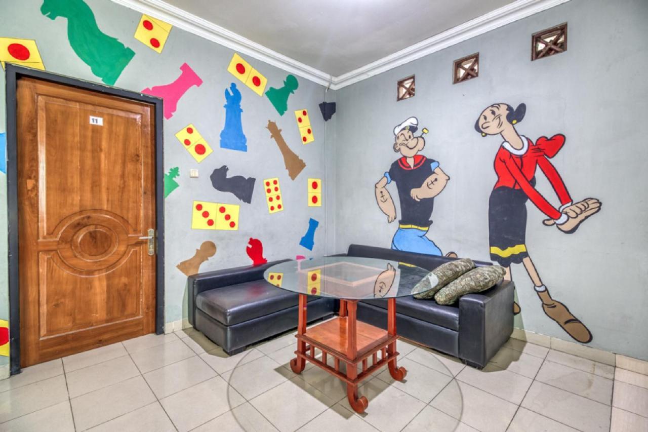Reddoorz Hostel Near Stadion Mandala Krida Yogya Yogyakarta Ngoại thất bức ảnh